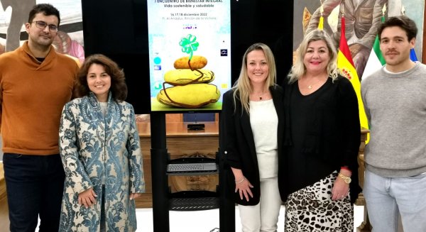 Rincón  de la Victoria organiza el I Encuentro de Bienestar Integral en la Plaza Al-Ándalus