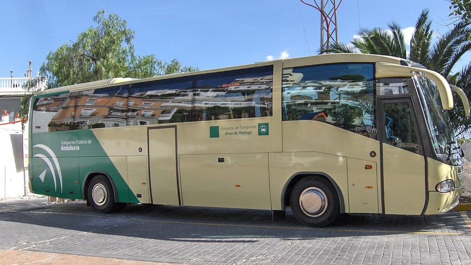 Incorporan tres nuevos vehículos en las líneas M-127, M-137, M-144 y M-104 del Consorcio de Transportes