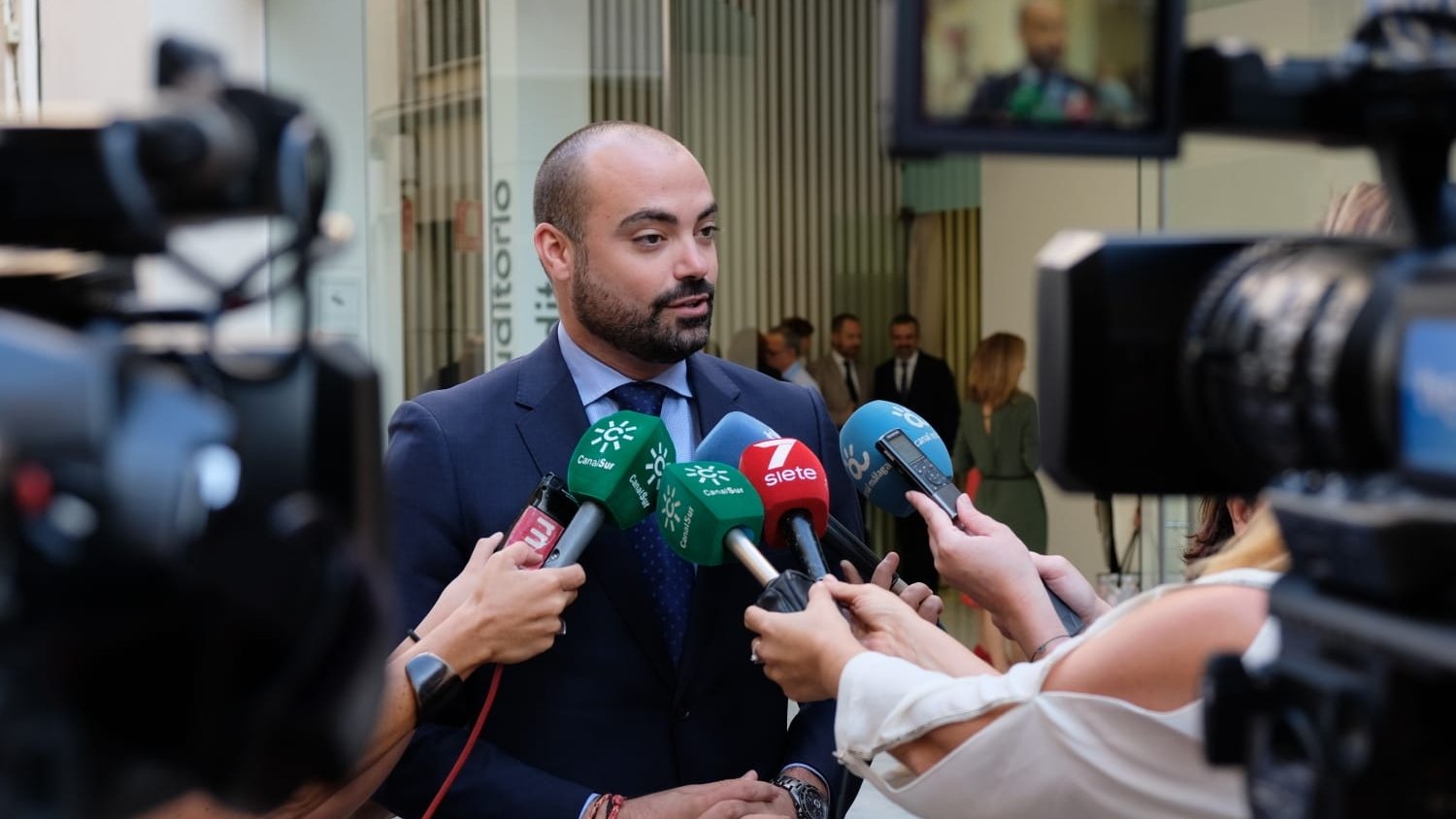 La Junta elaborará el primer estudio sobre soledad no deseada en personas mayores en Andalucía