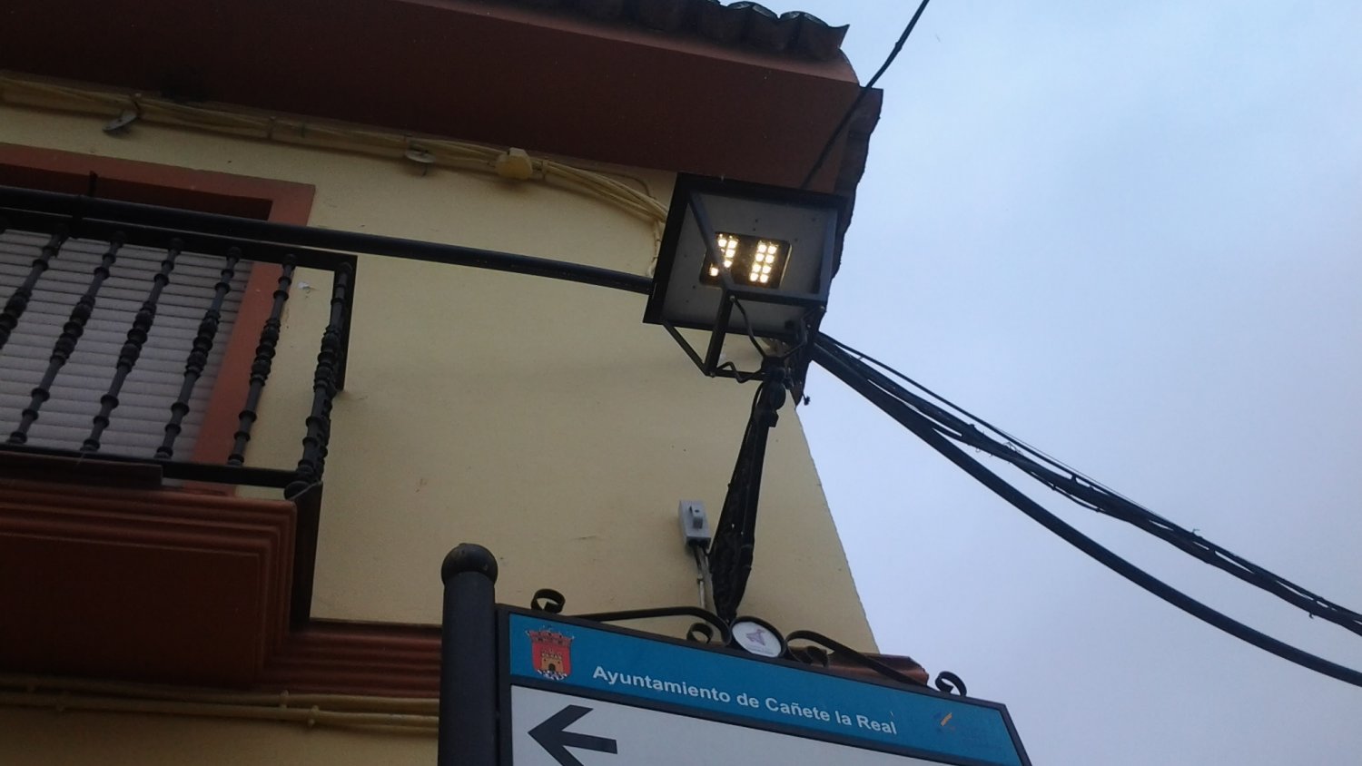 La Diputación licita por 3,2 millones de euros la renovación de 7.000 farolas en 53 municipios