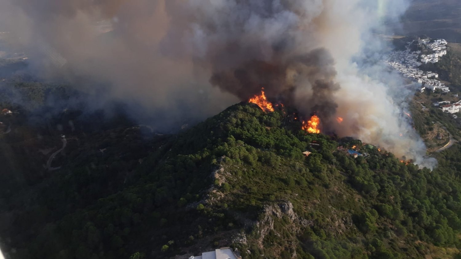 Desactivado el nivel 1 del Plan de Emergencias por el Incendio Forestal declarado en Casares