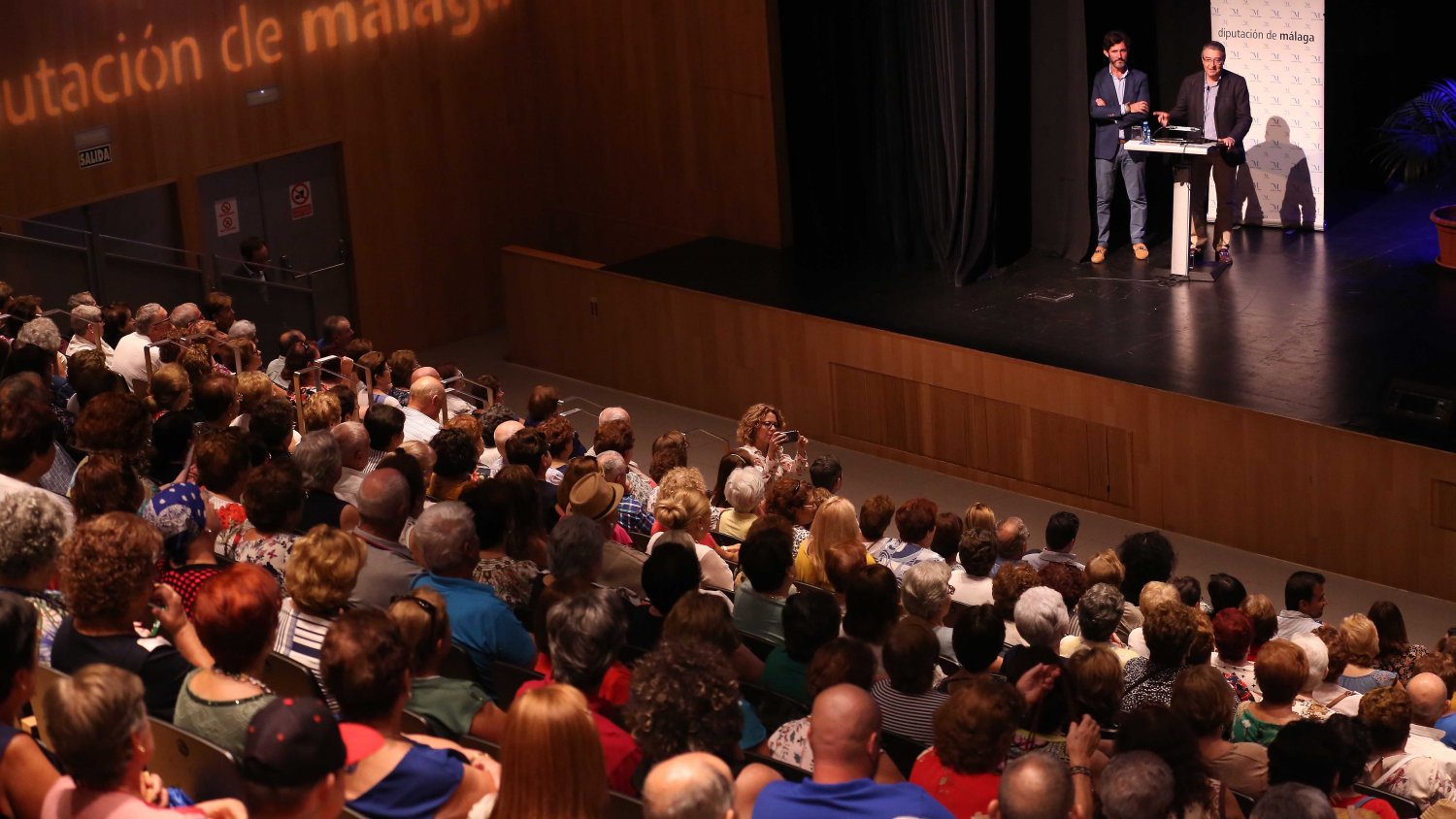 Más de 400 mayores de la Axarquía participan en los actos de conmemoración del Día Internacional del Mayor