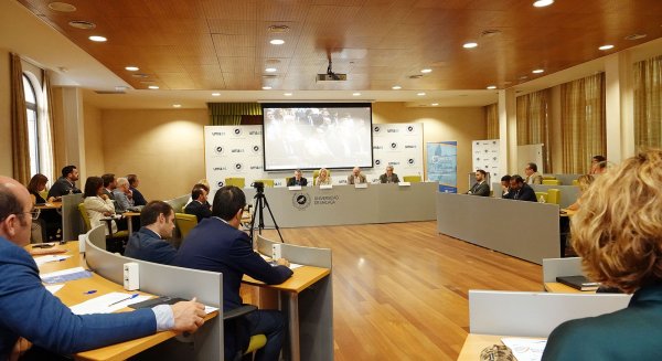 Expertos debaten en la UMA sobre el impacto económico y social del sector inmobilliario