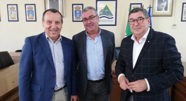El PSOE llevará al Parlamento andaluz iniciativas turísticas, sobre agua y despoblación que beneficien a la Axarquía