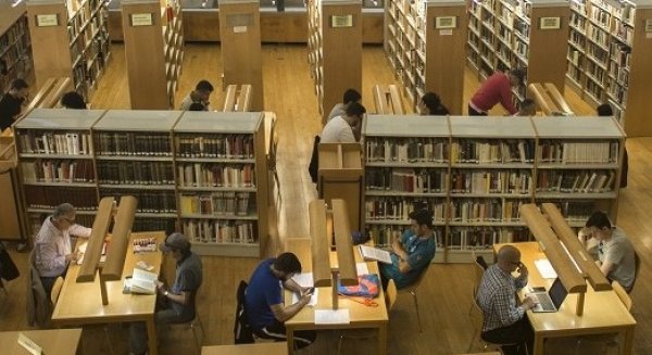 La Biblioteca Cánovas del Castillo estrena octubre con los ciclos 'Letras Negras' y 'Málaga Eterna'