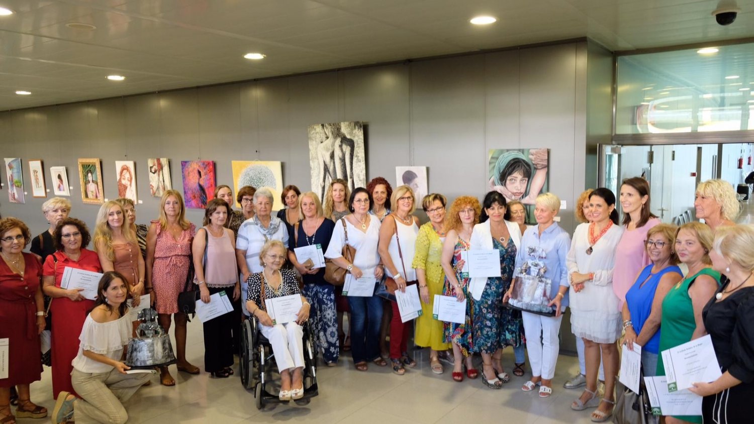 El IAM inaugura en Málaga su VII Certamen Provincial de Pintoras para divulgar las aportaciones de las mujeres al arte