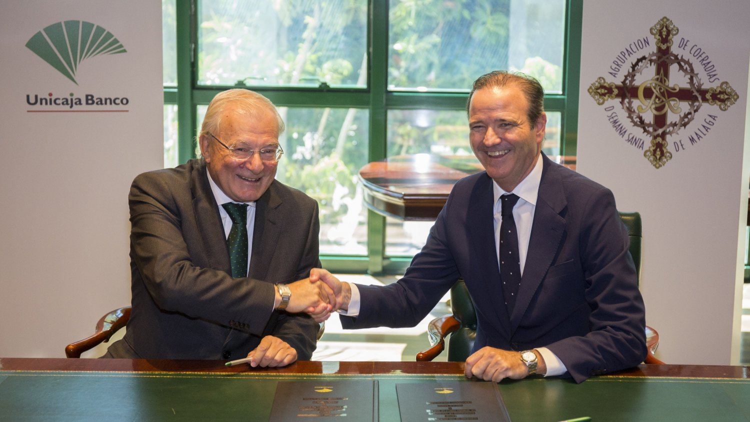 Unicaja Banco reafirma su respaldo a la Agrupación de Cofradías con el apoyo a la conmemoración de su centenario