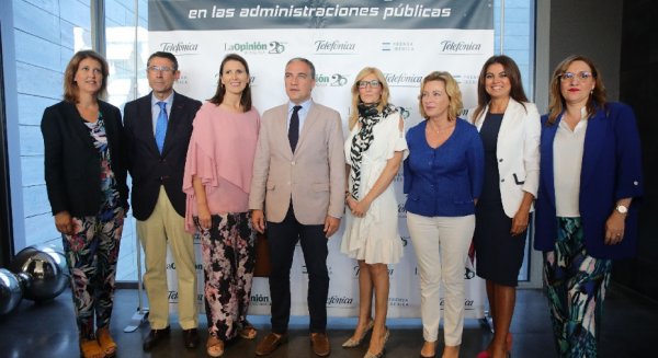 El Gobierno andaluz impulsará una 'app' que facilite a los ciudadanos los trámites con la administración