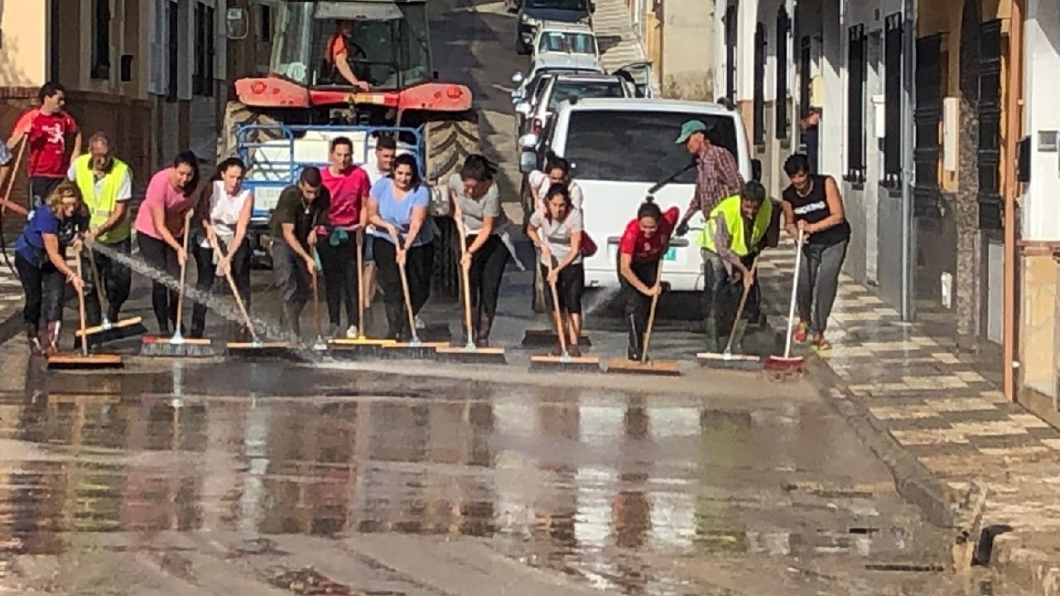 La junta abona los diez millones de euros previstos para ayudar a los municipios afectados por el temporal de lluvias