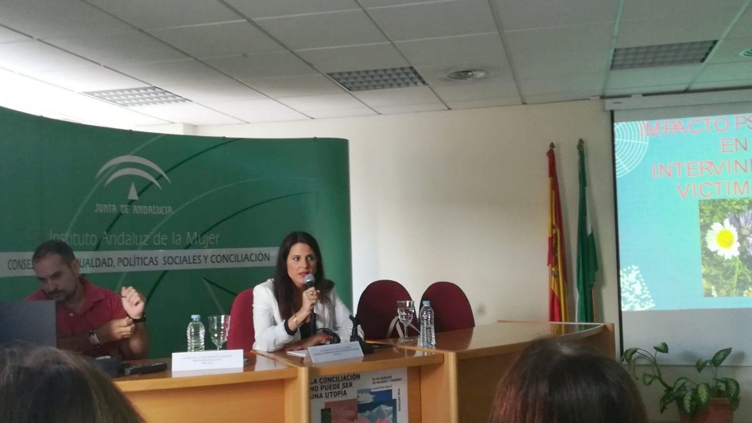 El IAM aborda el impacto emocional que sufre el personal que atiende a las víctimas de violencia de género