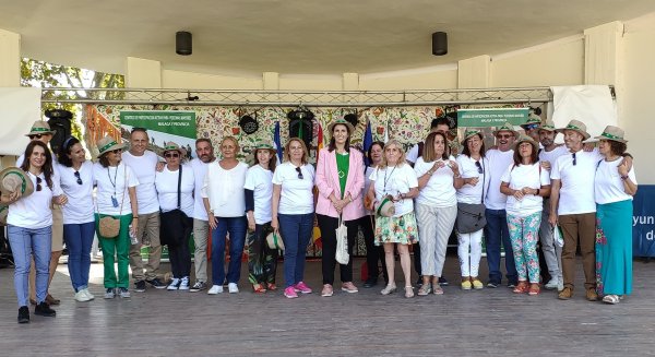 Unas 550 personas participan en una marcha urbana para celebrar el Día Internacional de las Personas Mayores