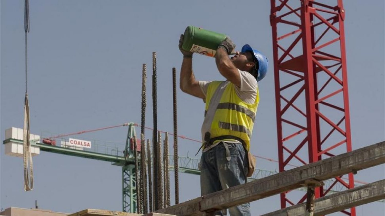 CCOO denuncia a 12 empresas de construcción en Málaga por incumplir la jornada intensiva de verano