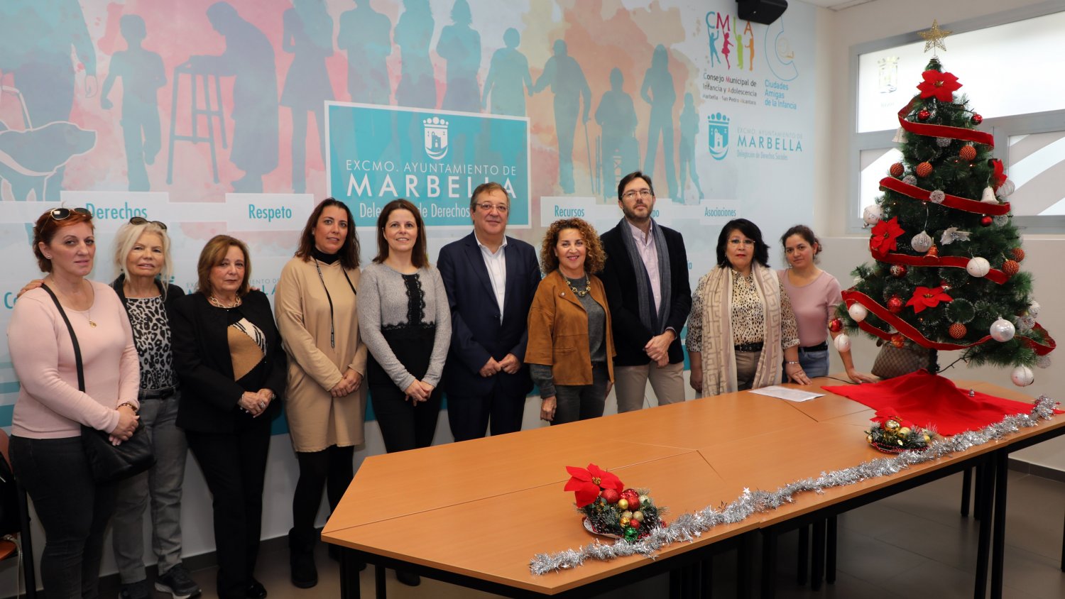 Marbella respalda la campaña de entrega de juguetes a tres colectivos sociales por parte de Hidralia
