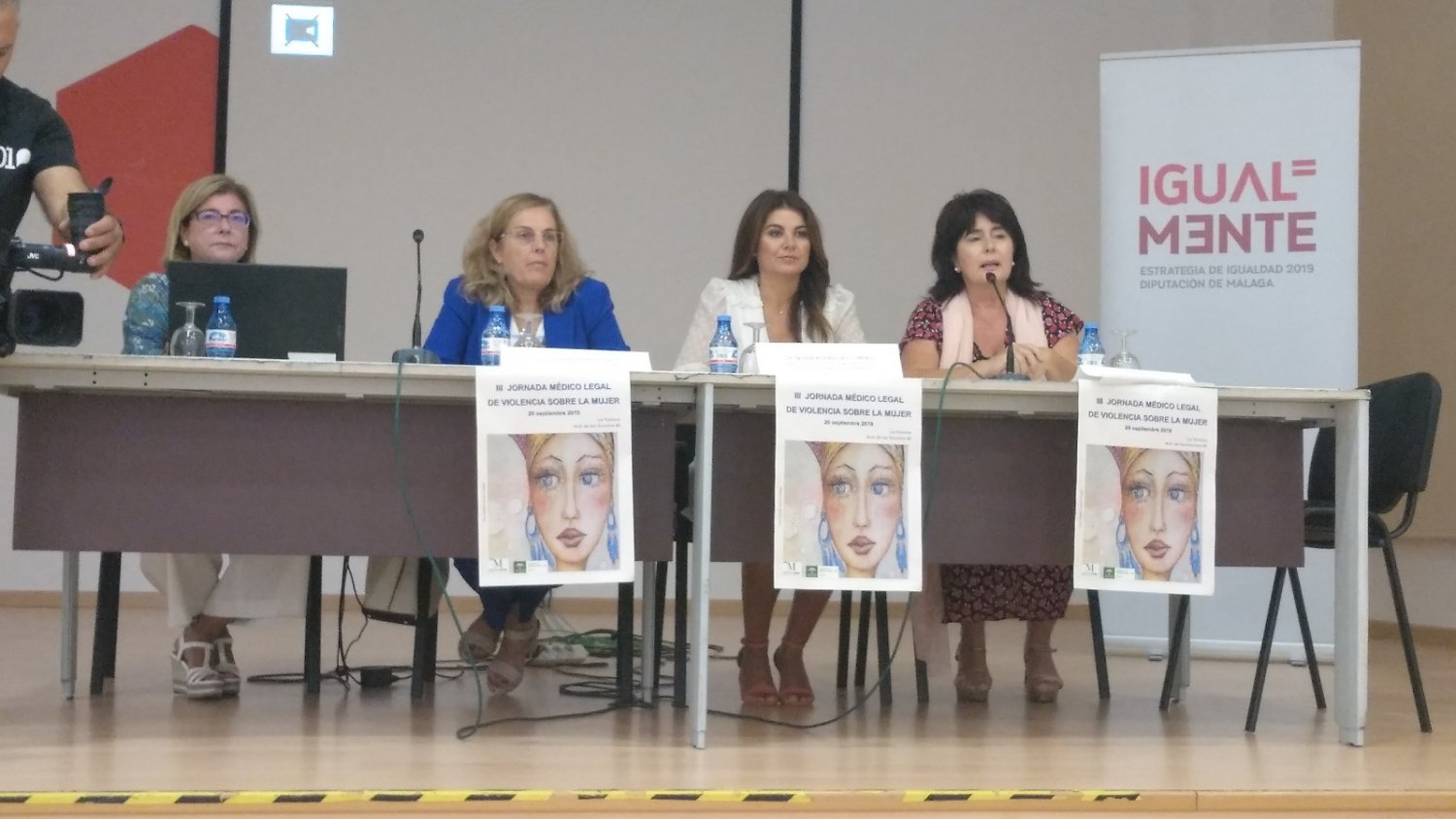 La delegada de Justicia destaca la colaboración profesional de fiscales y forenses contra la violencia de género