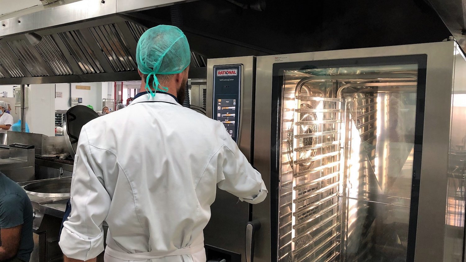 Finaliza la primera fase de actuaciones de mejora en la cocina del Hospital Virgen de la Victoria
