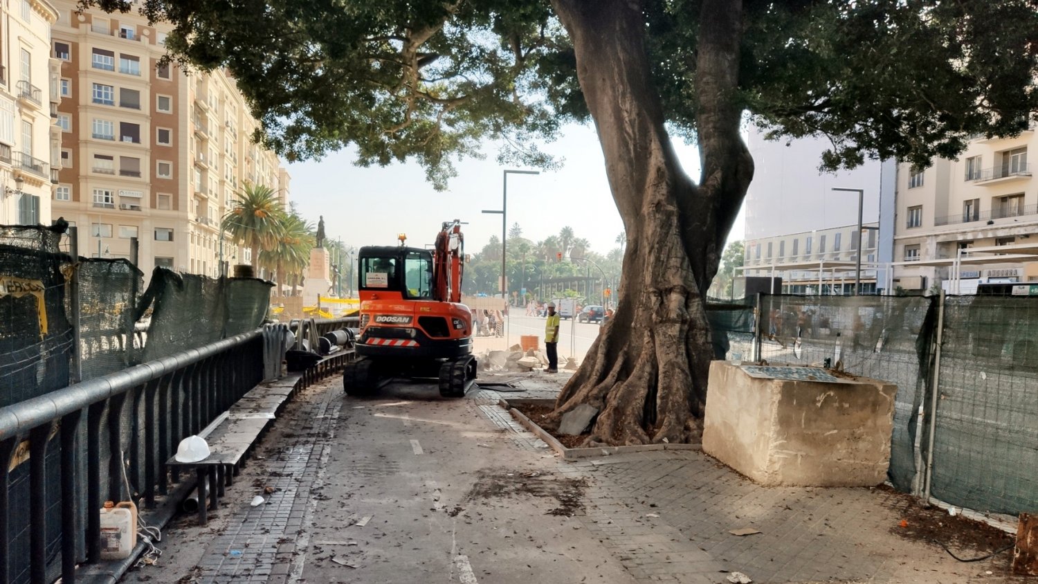 La Junta comienza a pavimentar el último tramo de la Alameda Principal de Málaga