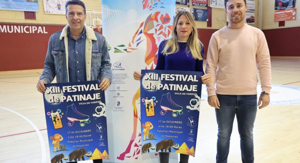 Medio centenar de patinadores recrean la evolución de la Historia este sábado en Torrox