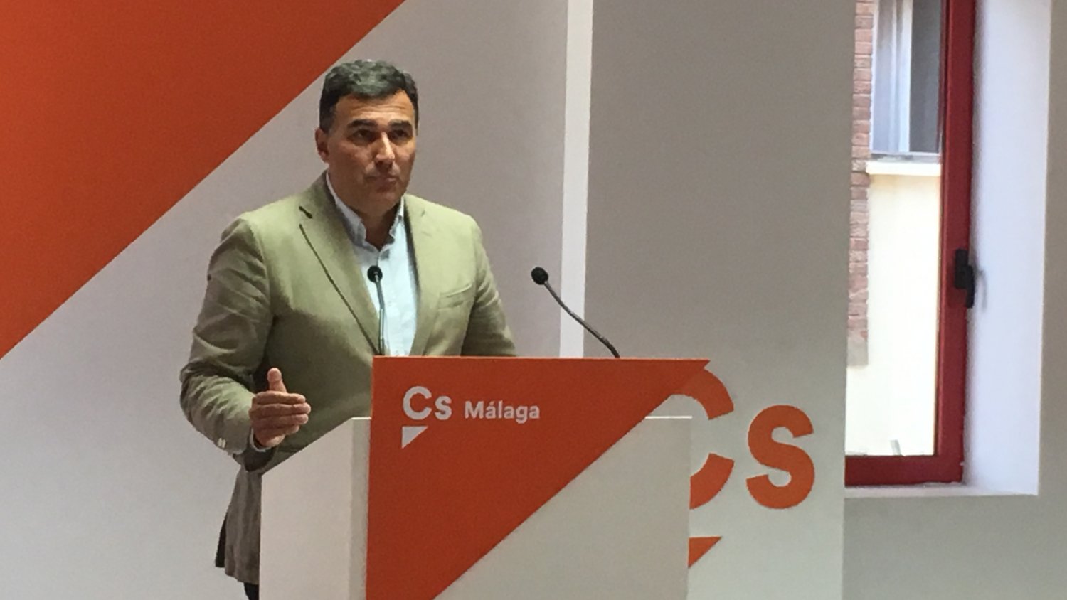 Hernández White asegura que Málaga concentra la mayor inversión en obras de Educación de Andalucía durante este curso escolar