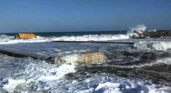 Activado el aviso amarillo costero en la provincia de Málaga por oleaje de hasta tres metros de altura