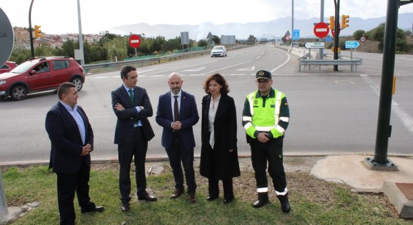 El carril BUS-VAO de acceso al PTA es utilizado por 881 vehículos en el primer día de funcionamiento