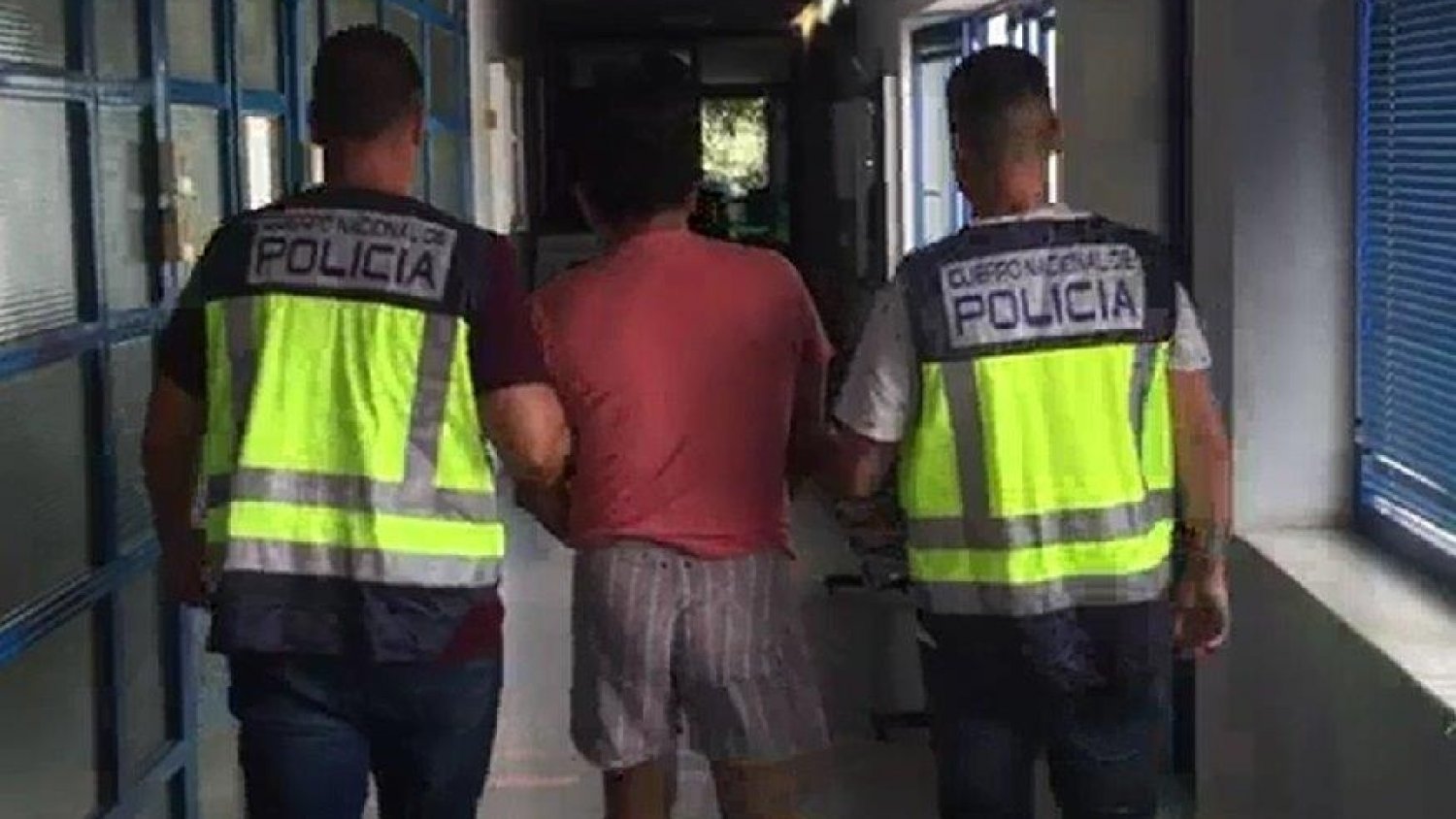 Detenido un hombre tras apuñalar a otro cerca del corazón por una plaza de aparcamiento