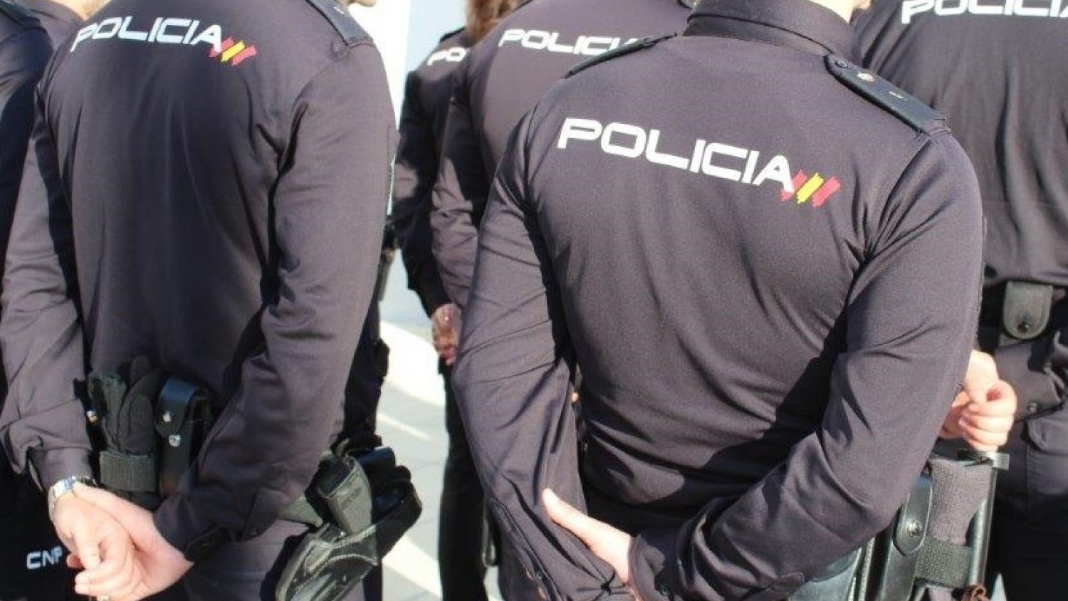 La Policía Nacional detiene a un hombre tras apropiarse del teléfono móvil de una amiga e intentar venderlo a una menor en Estepona