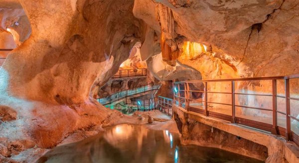 Roban la recaudación de la Cueva del Tesoro del Rincón de la Victoria