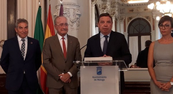 Luis Planas anuncia la creación de una oficina de Pesca de la FAO para el Mediterráneo occidental en Málaga