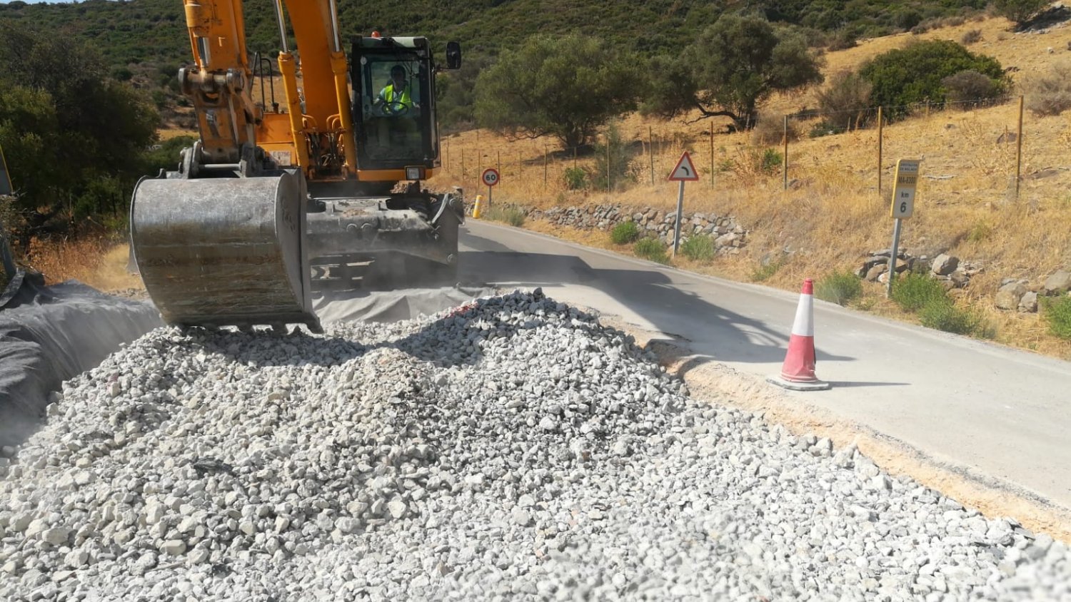 La Diputación invierte 3,5 millones de euros en el drenaje de 11 carreteras provinciales y en mejoras del asfaltado