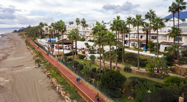 Estepona finaliza las obras de un nuevo tramo de corredor litoral en Dominion Beach