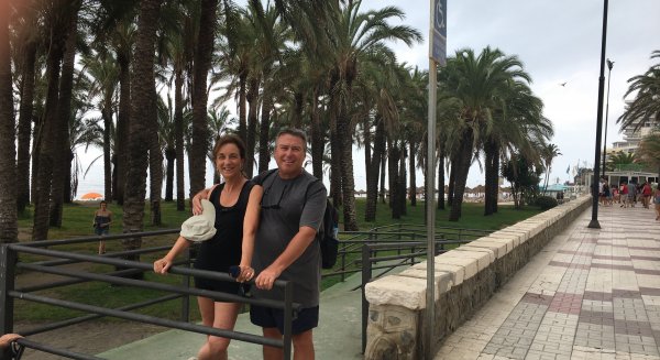 Una pareja de senderista completa la Senda Litoral de 180 km a pie para dar visibilidad a la ONG Doble Corazón