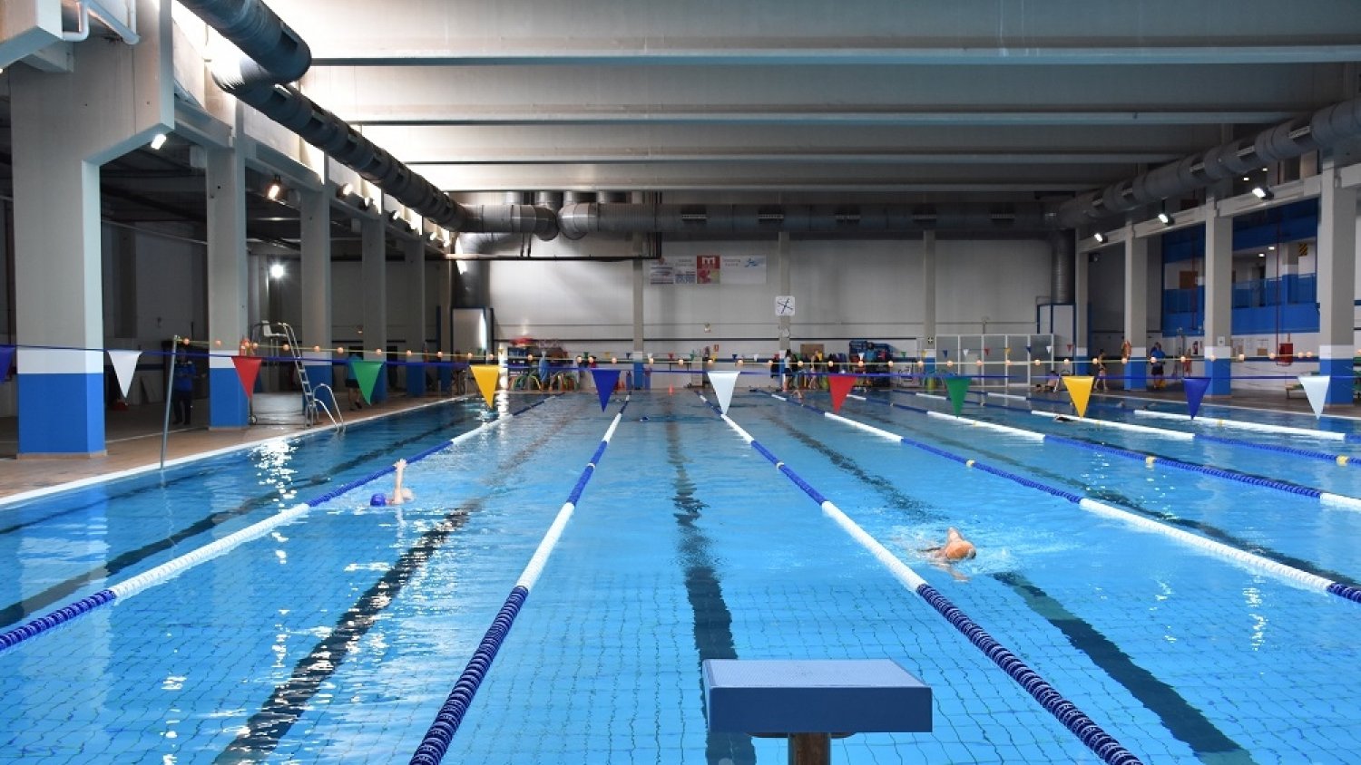 Fuengirola pone a punto las piscinas municipales de cara al inicio de la nueva temporada deportiva