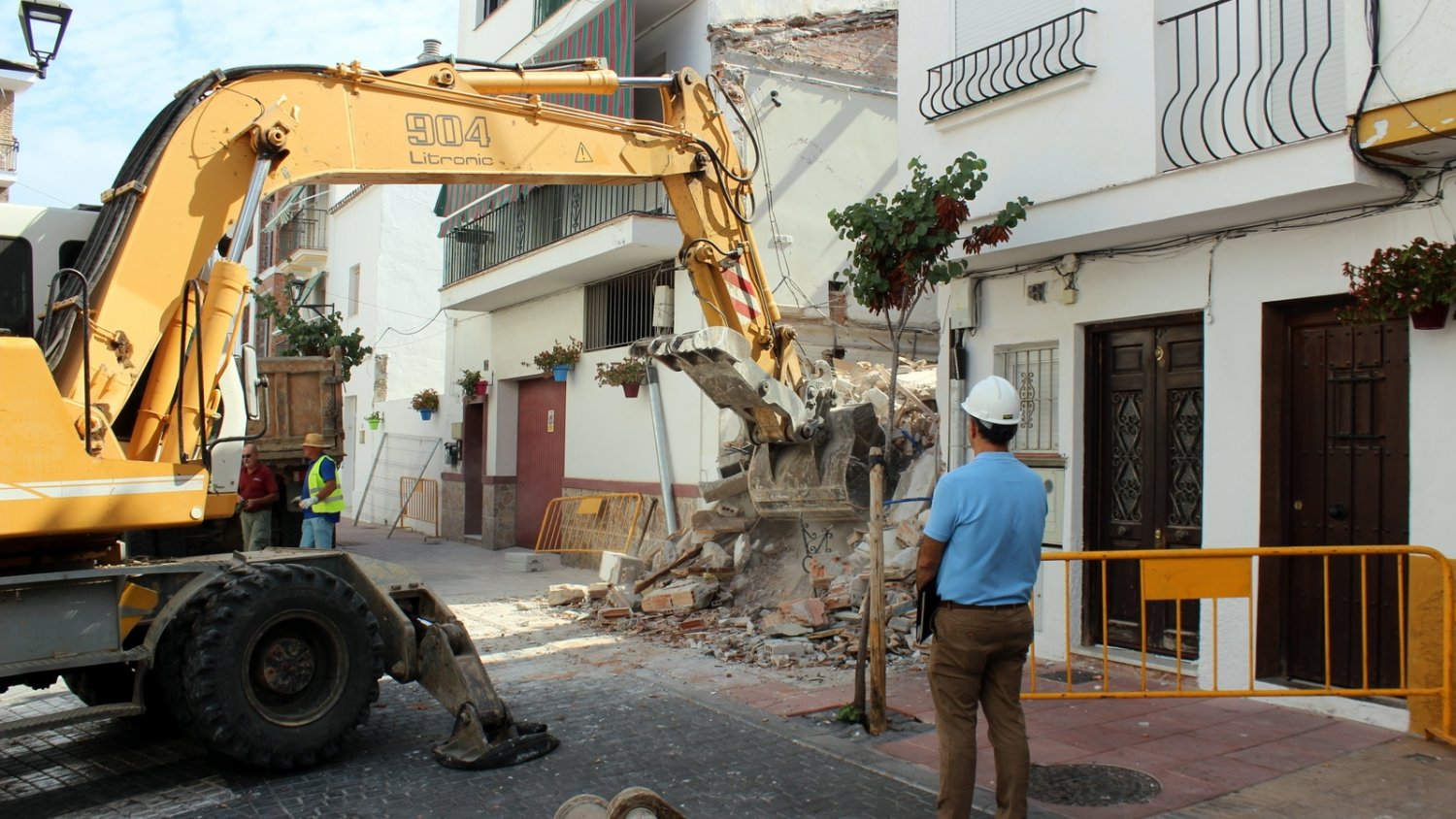 El Ayuntamiento de Estepona inicia las obras para crear un pasaje que conecte las calles Portada y Nuestra Señora de los Remedios