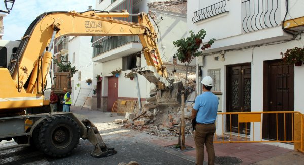 El Ayuntamiento de Estepona inicia las obras para crear un pasaje que conecte las calles Portada y Nuestra Señora de los Remedios