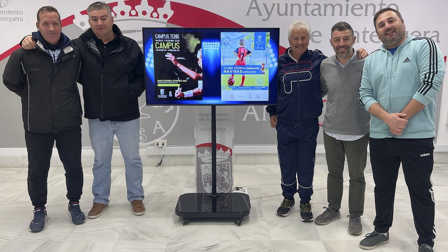 El Área de Deportes de Antequera organiza organiza dos campus deportivos de tenis y fútbol