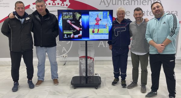 El Área de Deportes de Antequera organiza organiza dos campus deportivos de tenis y fútbol