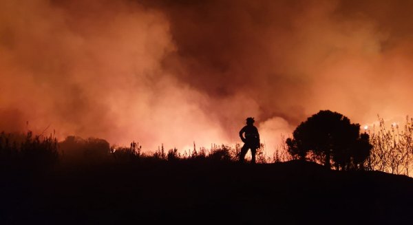 Infoca da por controlado el incendio de Estepona tras haber calcinado 330 hectáreas de terreno