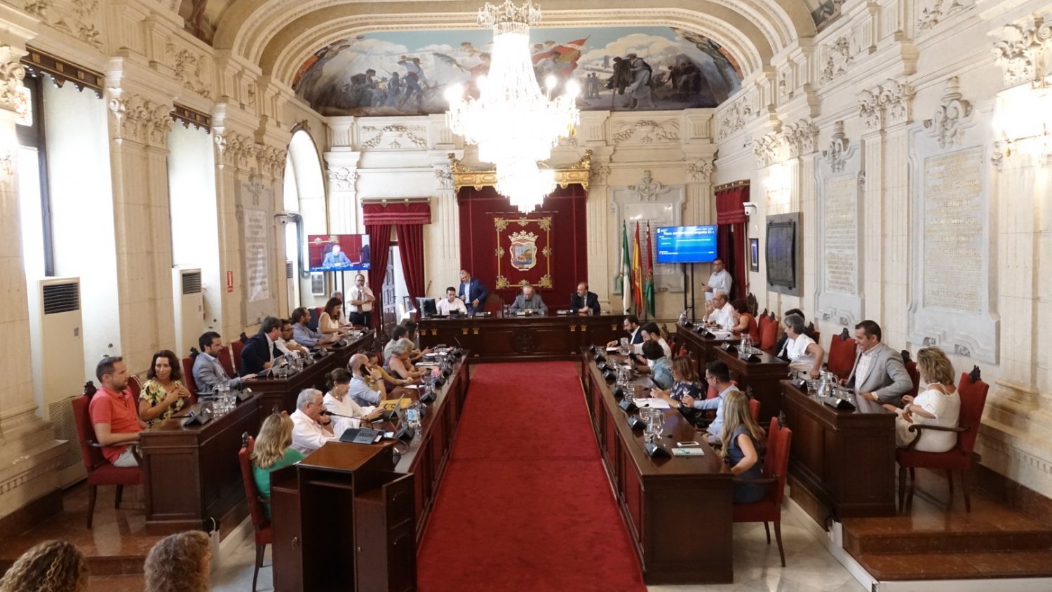 El Pleno del Ayuntamiento aprueba una modificación presupuestaria de más de 3,7 millones para innovación, servicios, turismo, obras y derechos sociales