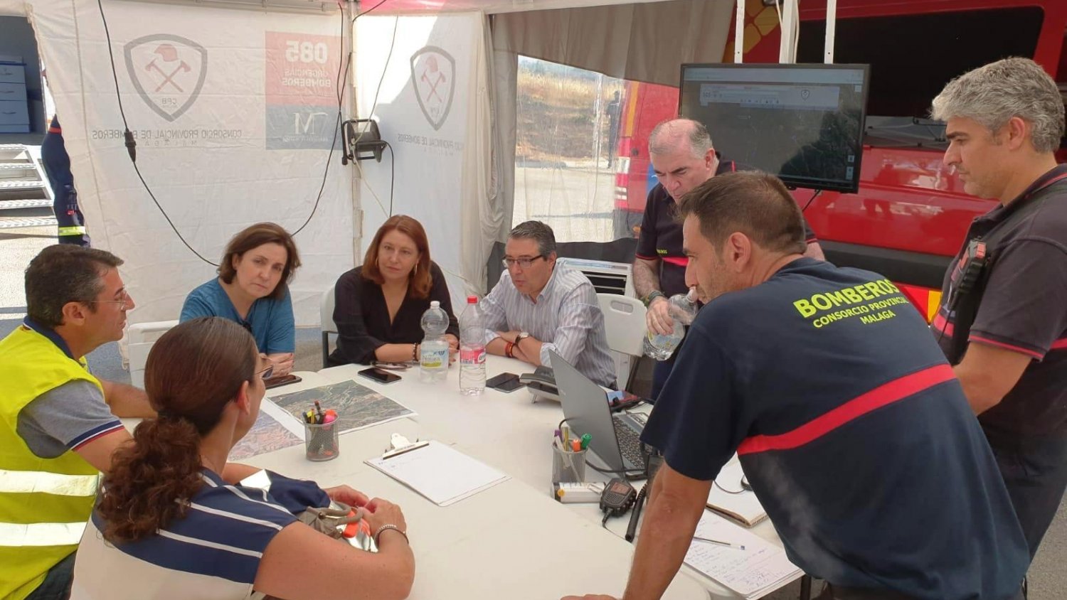 El Consorcio Provincial de Bomberos de Málaga despliega 25 efectivos y nueve vehículos para acabar con el incendio de Estepona