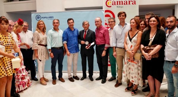 El PP de Málaga entrega el premio 'Populares del Año' a Cruz Roja y reconoce 