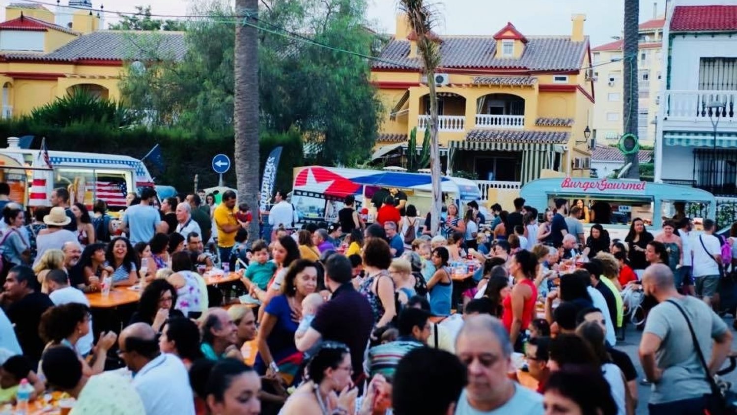 La Cala del Moral celebrará la ‘II Food Trucks Xperience’ con ocho propuestas gastronómicas internacionales y música en directo