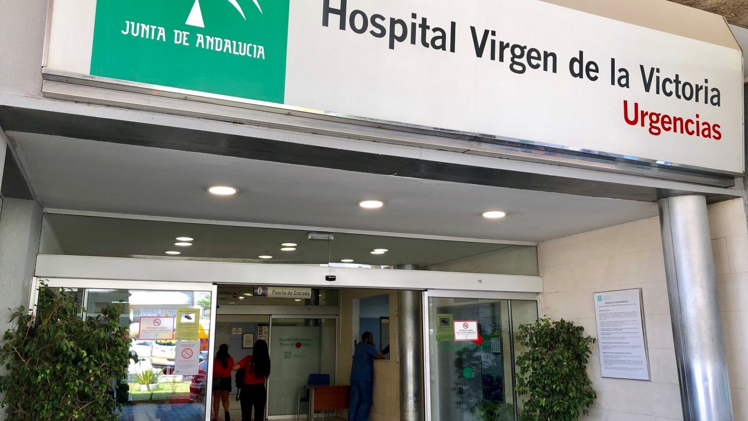 El Hospital Virgen de la Victoria refuerza sus servicios durante Feria con un aumento de plantilla y turnos