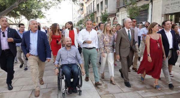 Autoridades del Ayuntamiento y la Junta inauguran el nuevo tramo renovado de la Alameda Principal