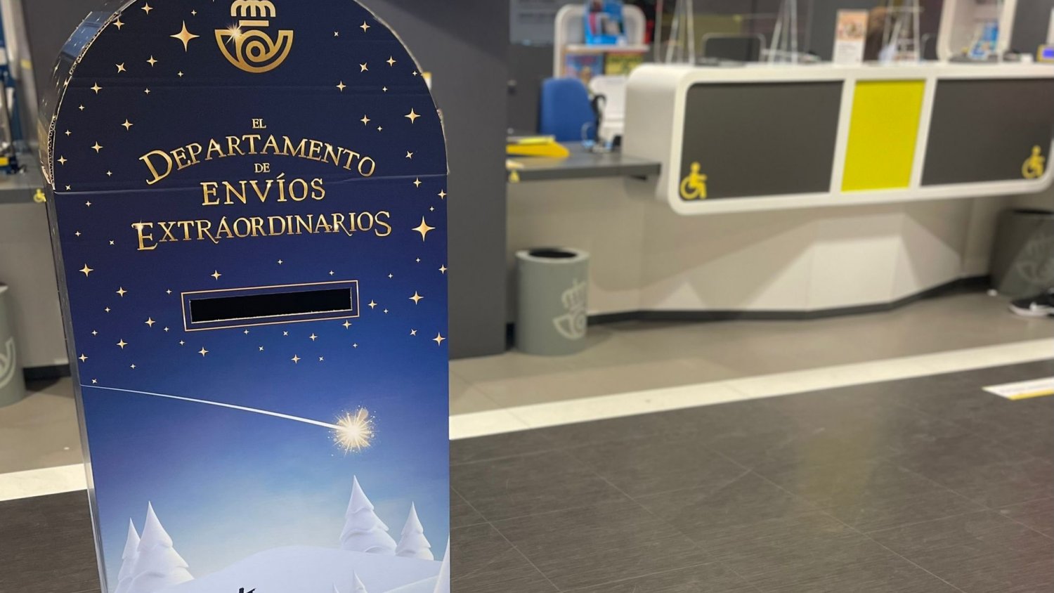 Correos instala en sus oficinas 500 buzones de Navidad