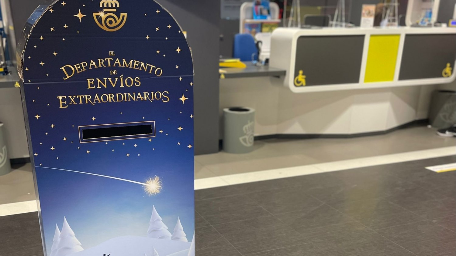 Correos instala en sus oficinas 500 buzones de Navidad