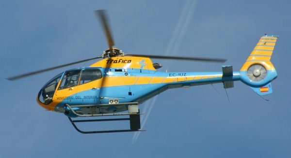 La DGT pone en marcha el dispositivo especial de tráfico ’15 de agosto’ en el que se empleará un helicóptero en labores de vigilancia