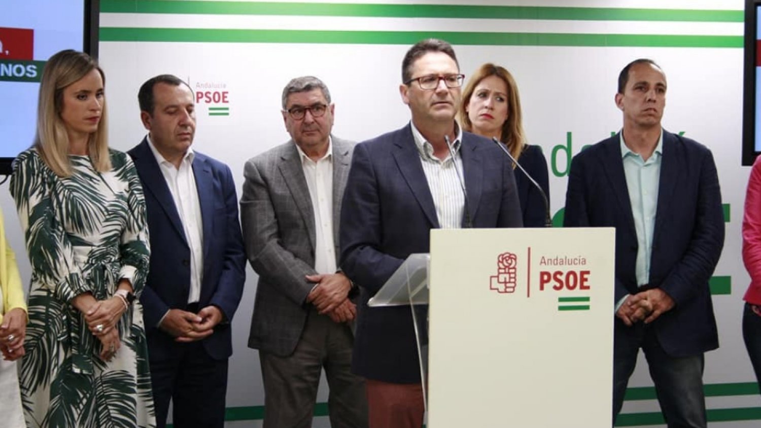 El PSOE denuncia suciedad en Rincón de la Victoria por falta de planificación y medios