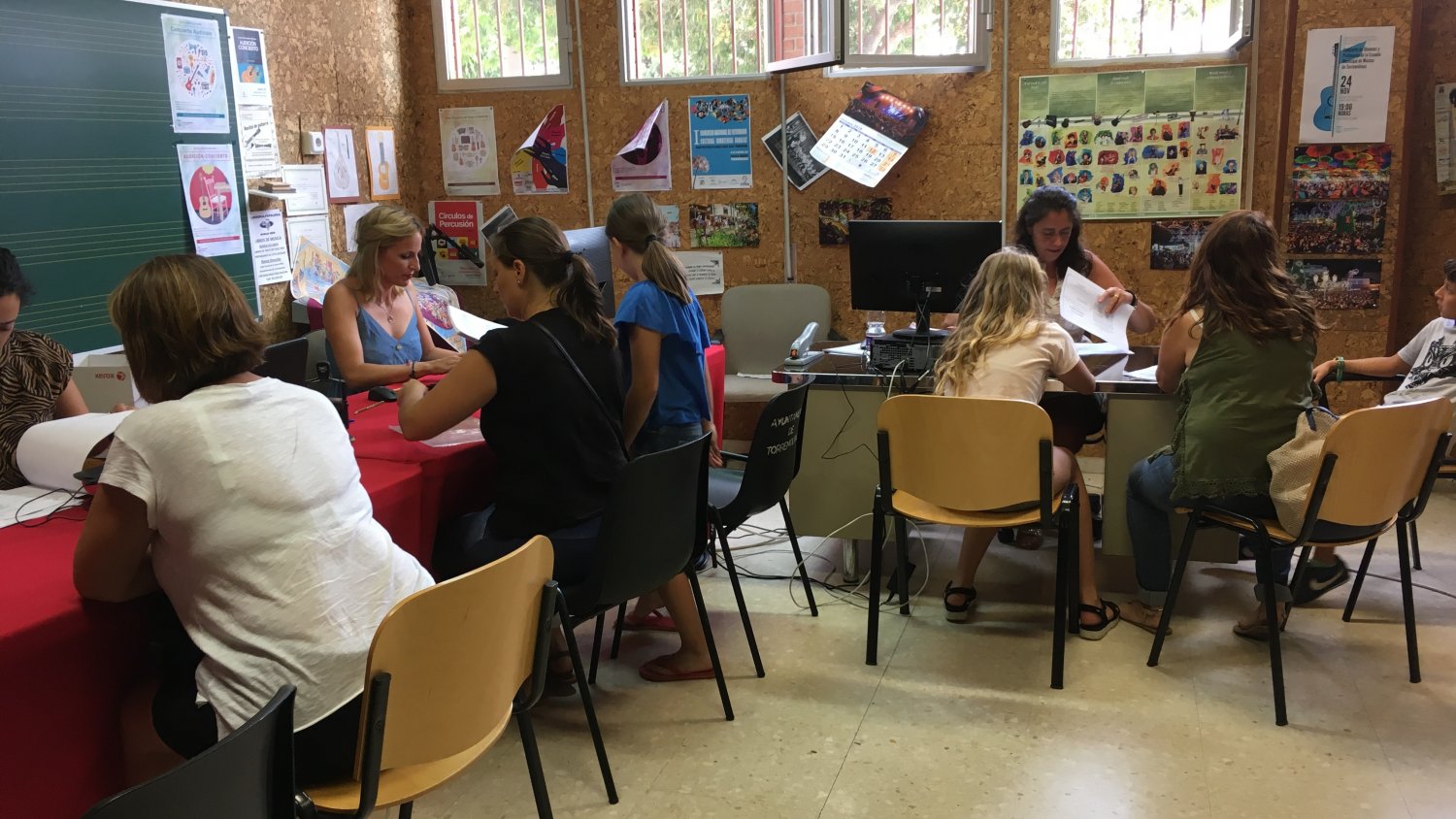 El Ayuntamiento de Torremolinos mantiene abierto el plazo para solicitar las ayudas ayudas al estudio para Educación Infantil, Primaria y Secundaria