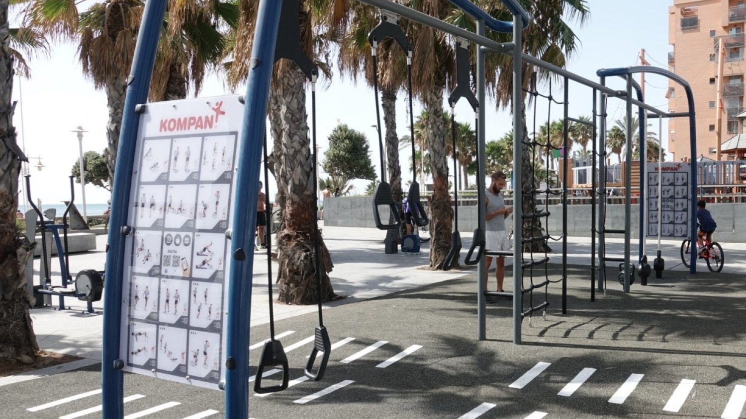 Huelin estrena en el Paseo Marítimo Antonio Banderas un nuevo espacio de entrenamiento al aire libre