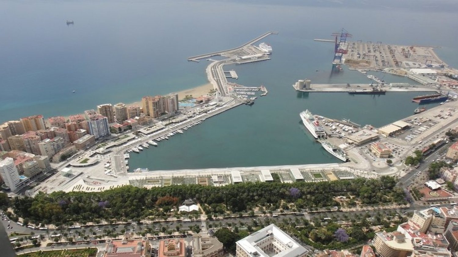 Detenidos 5 trabajadores del Puerto de Málaga por colaborar con una organización en el tráfico de droga